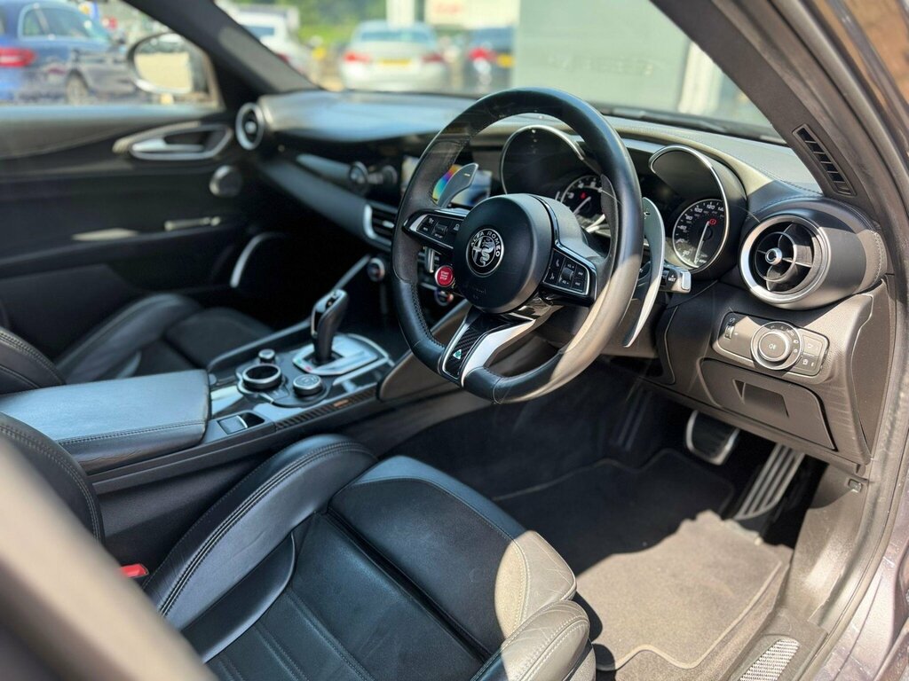 Alfa Romeo Giulia 2.0L Tb 280 Bhp Red #14