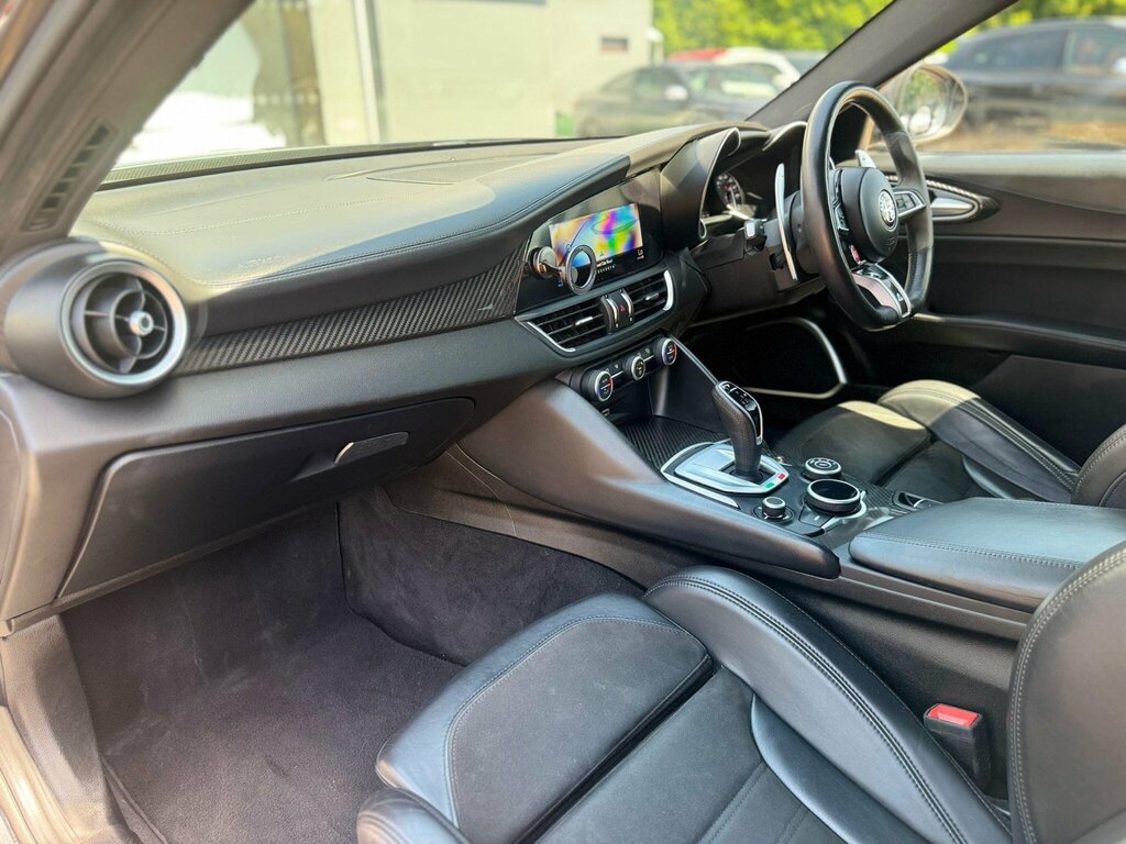 Alfa Romeo Giulia 2.0L Tb 280 Bhp Red #16
