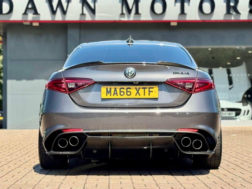 Alfa Romeo Giulia 2.0L Tb 280 Bhp Red #9