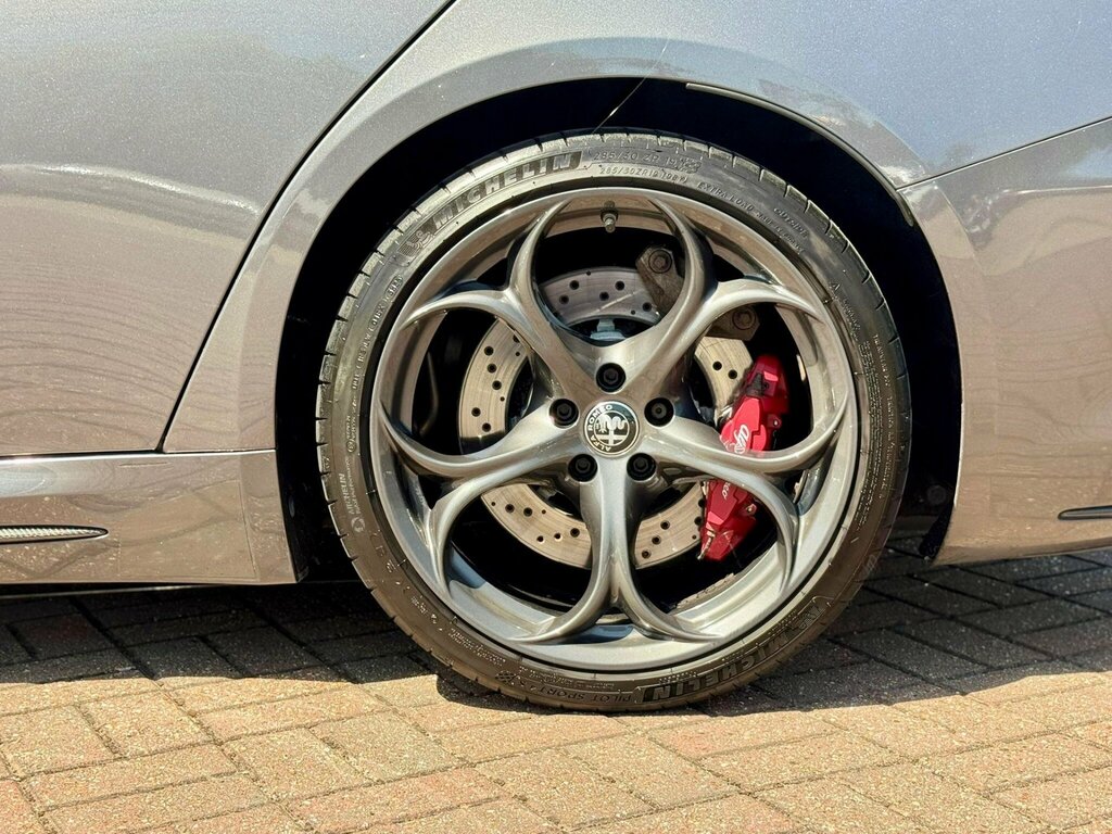Alfa Romeo Giulia 2.0L Tb 280 Bhp Red #29