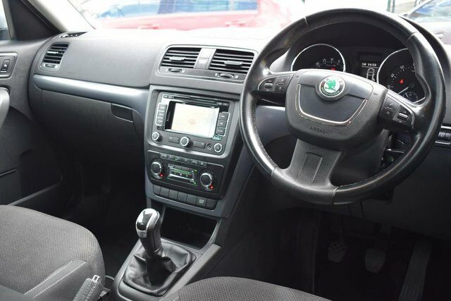 Skoda Yeti 2.0 Tdi Urban Suv White #3
