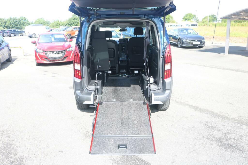 Peugeot Rifter 1.5 Bluehdi Allure Premium Standard Mpv Blue #2