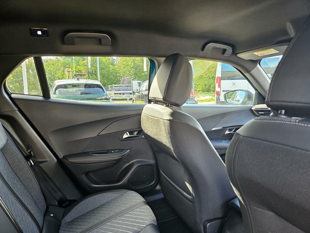 Peugeot 2008 Allure Black #30