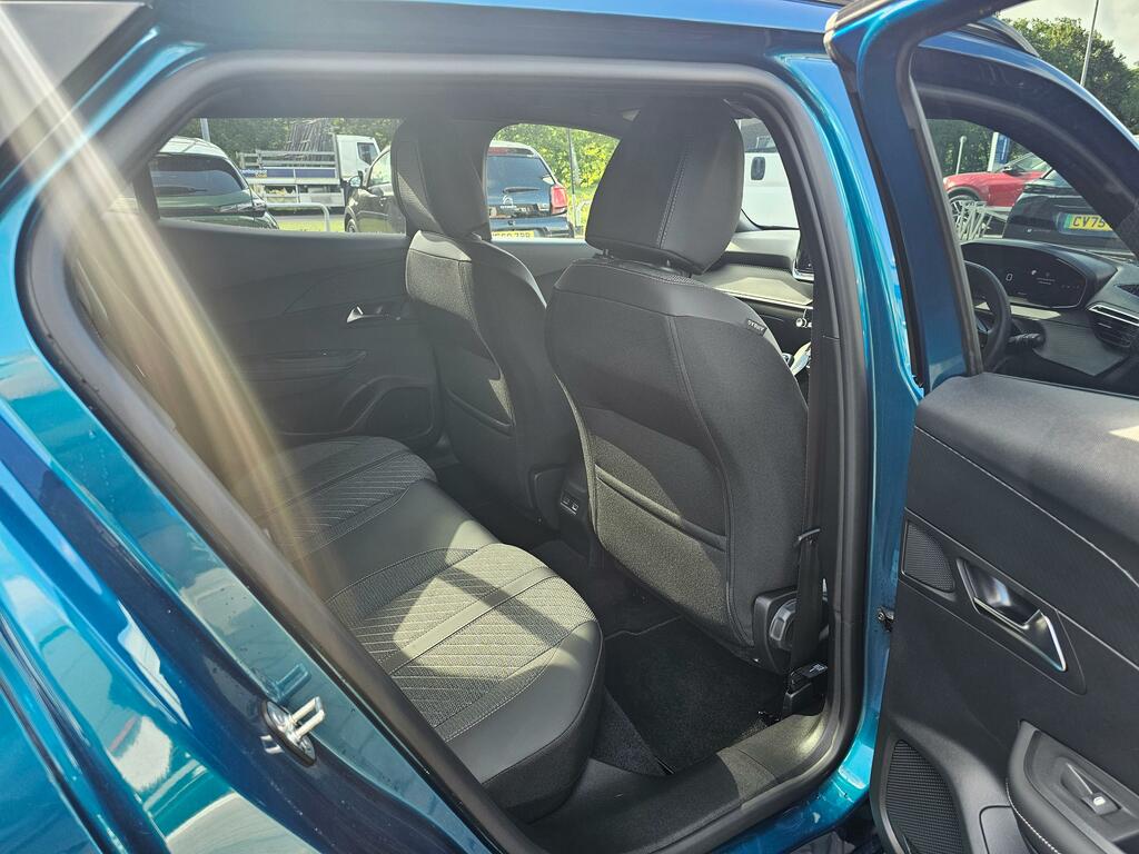 Peugeot 2008 Allure Black #21