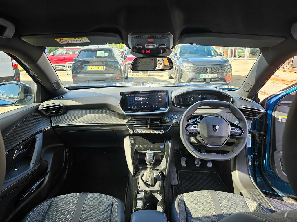 Peugeot 2008 Allure Black #32