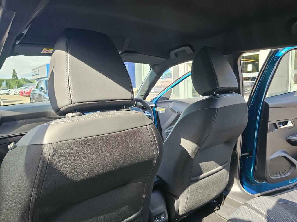 Peugeot 2008 Allure Black #25