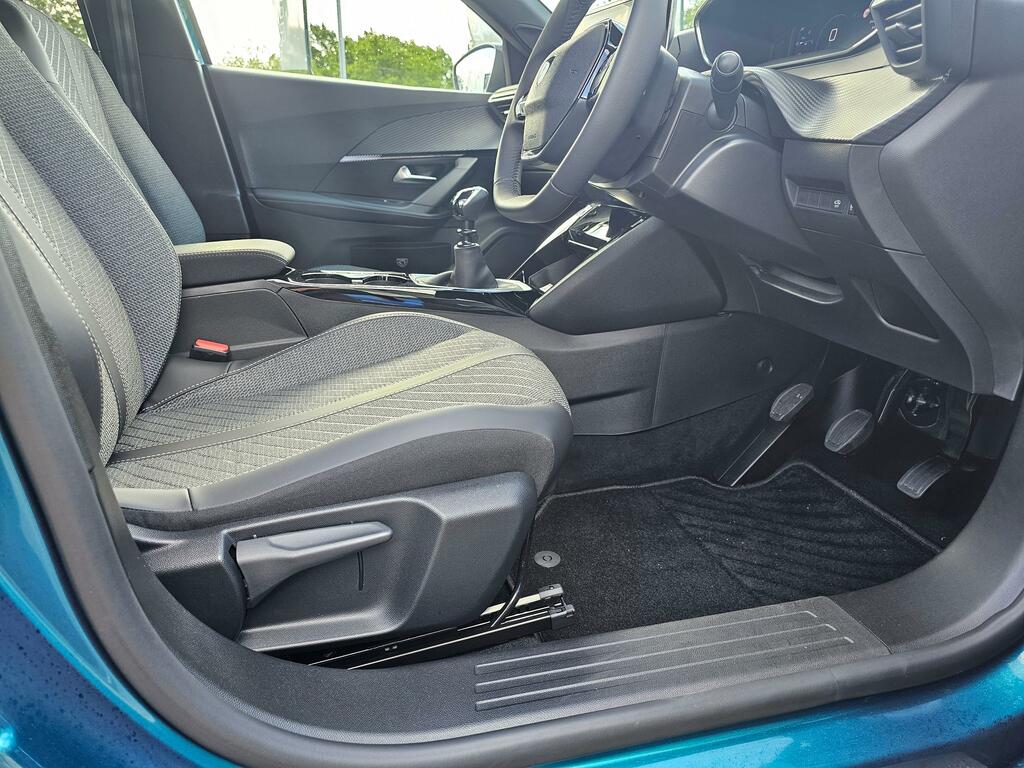 Peugeot 2008 Allure Black #12