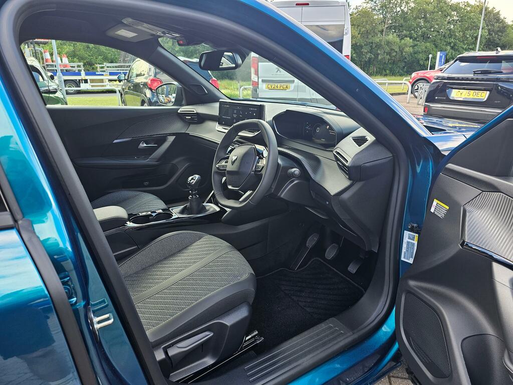 Peugeot 2008 Allure Black #11
