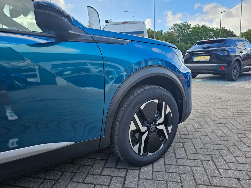 Peugeot 2008 Allure Black #9
