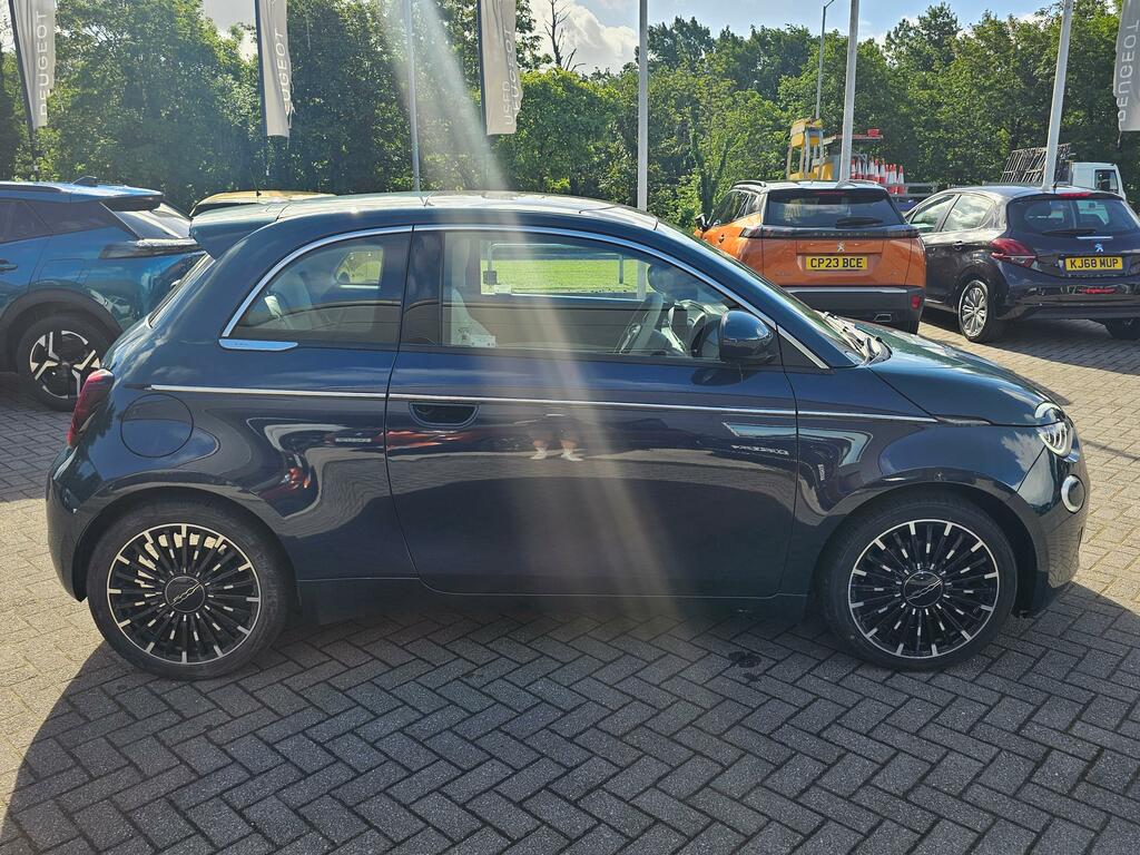 Fiat 500E 500E Icon Black #8