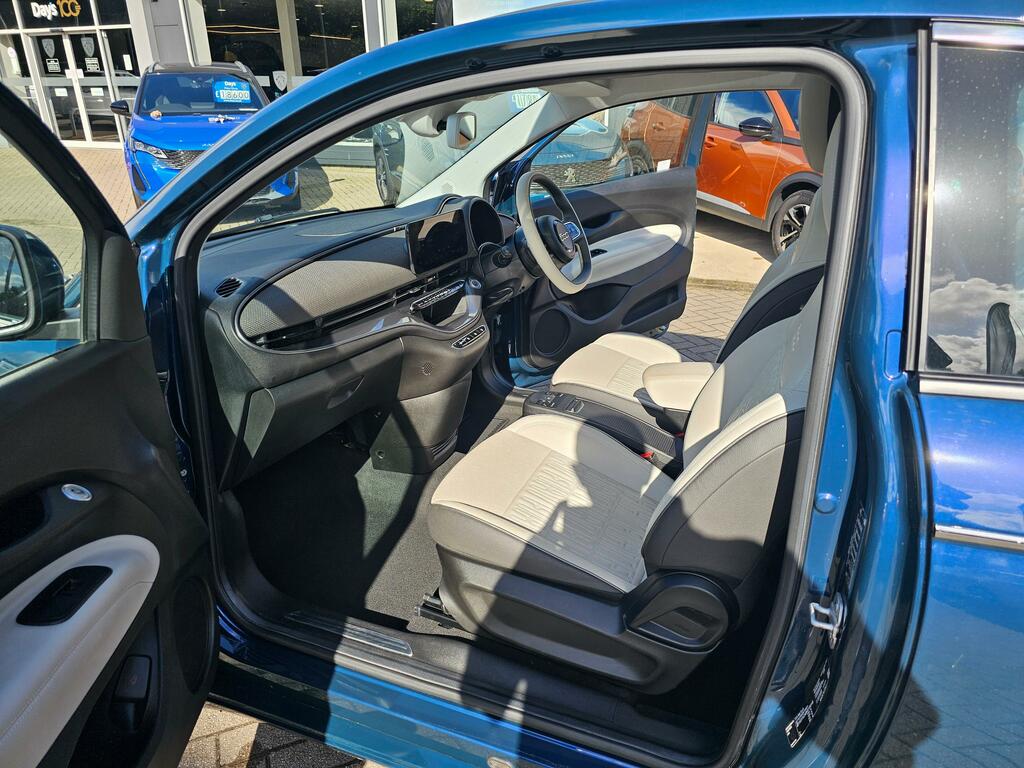 Fiat 500E 500E Icon Black #23