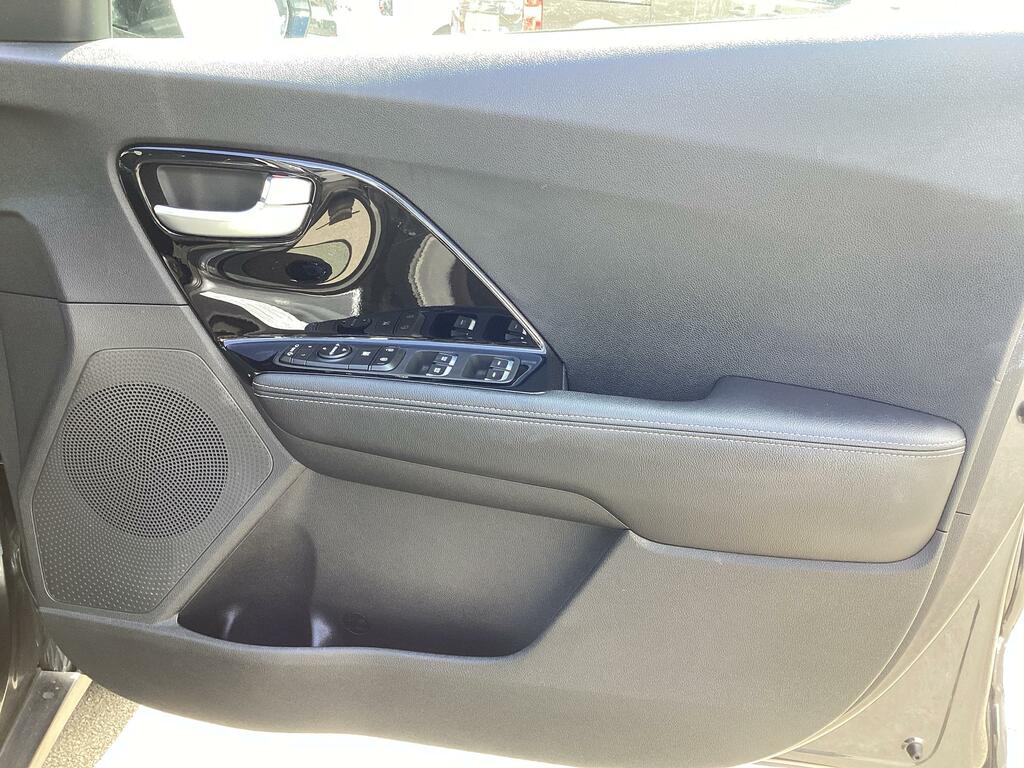 Kia Niro 4 White #30