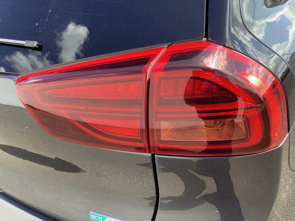 Kia Niro 4 White #16