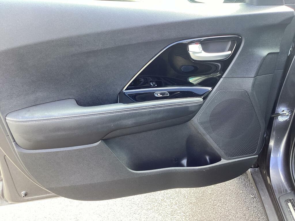 Kia Niro 4 White #32