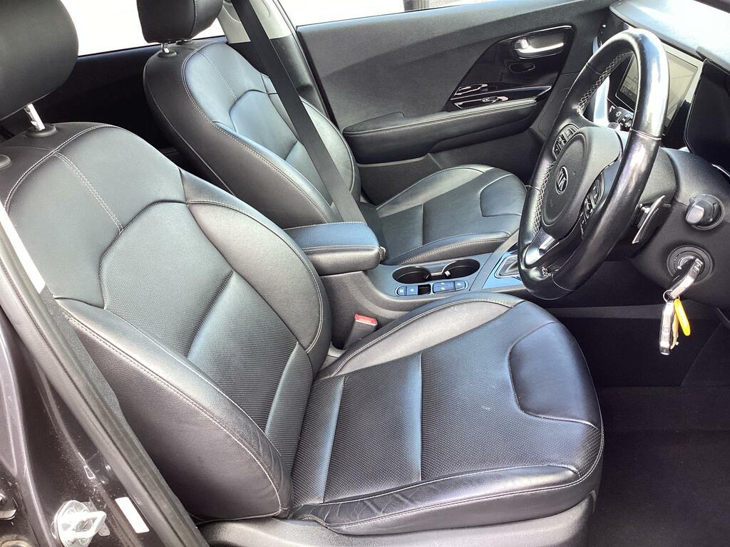 Kia Niro 4 White #34