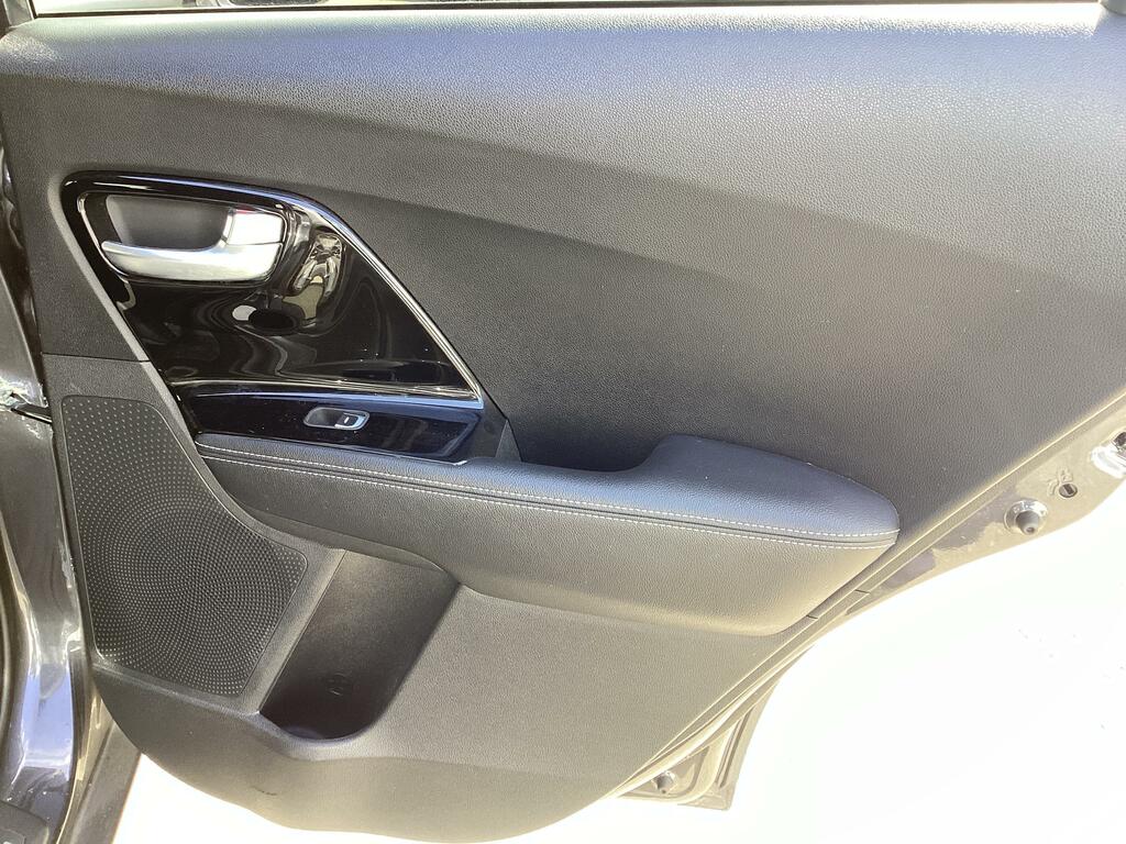 Kia Niro 4 White #31