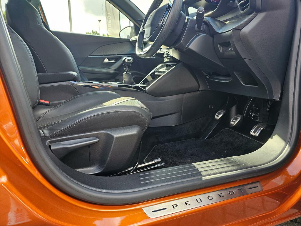 Peugeot 2008 2008 Active Premium Puretech Ss Black #10