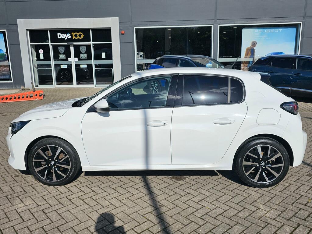 Peugeot 208 1.2 Puretech Allure Hatchback Eu White #4