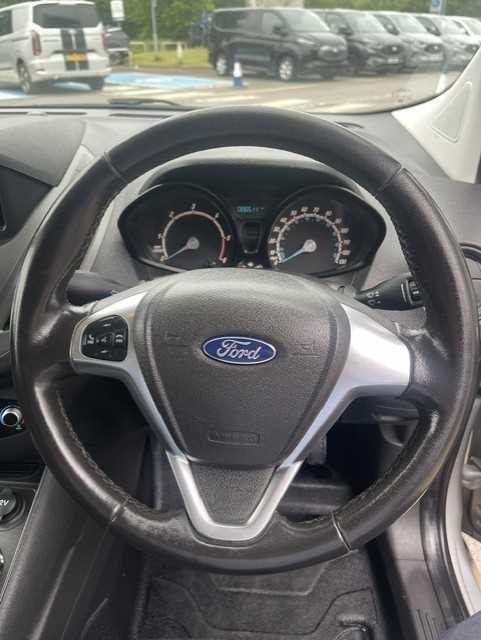 Ford Transit Courier Trend White #12