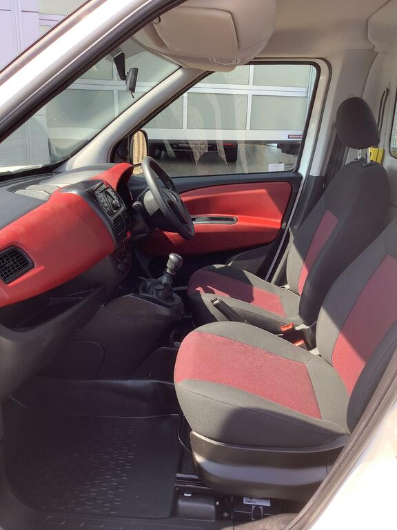 Fiat Doblo 16V Maxi Multijet II Pc White #5