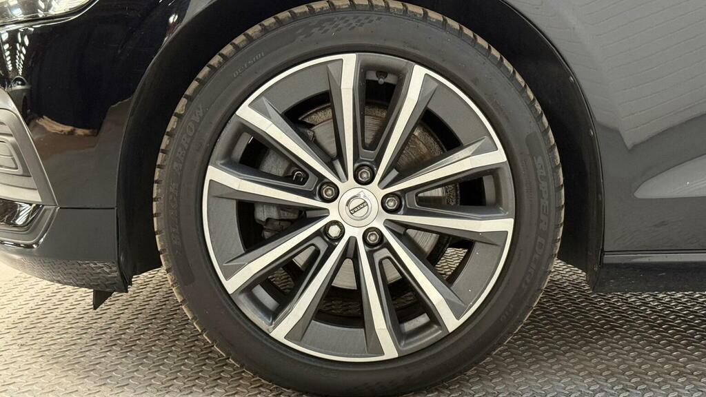 Volvo V60 2.0 B3 Mhev Momentum Euro 6 Ss Black #3