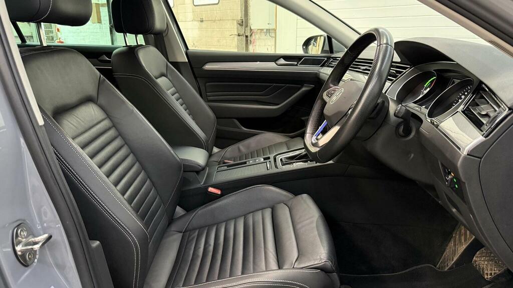 Volkswagen Passat 2.0 Tdi Evo Scr R-line Dsg #25