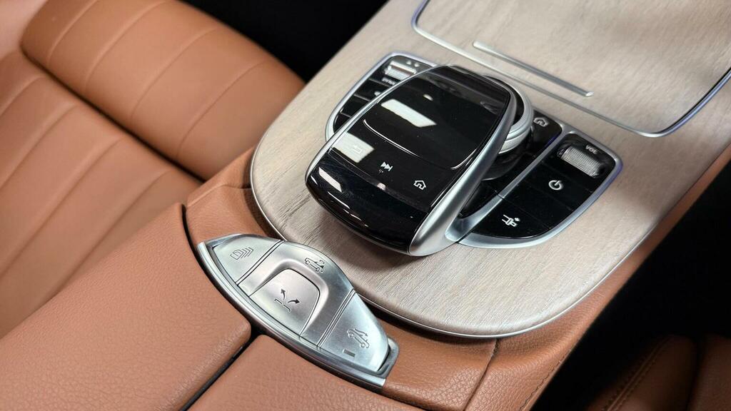 Mercedes-Benz E Class Black #46