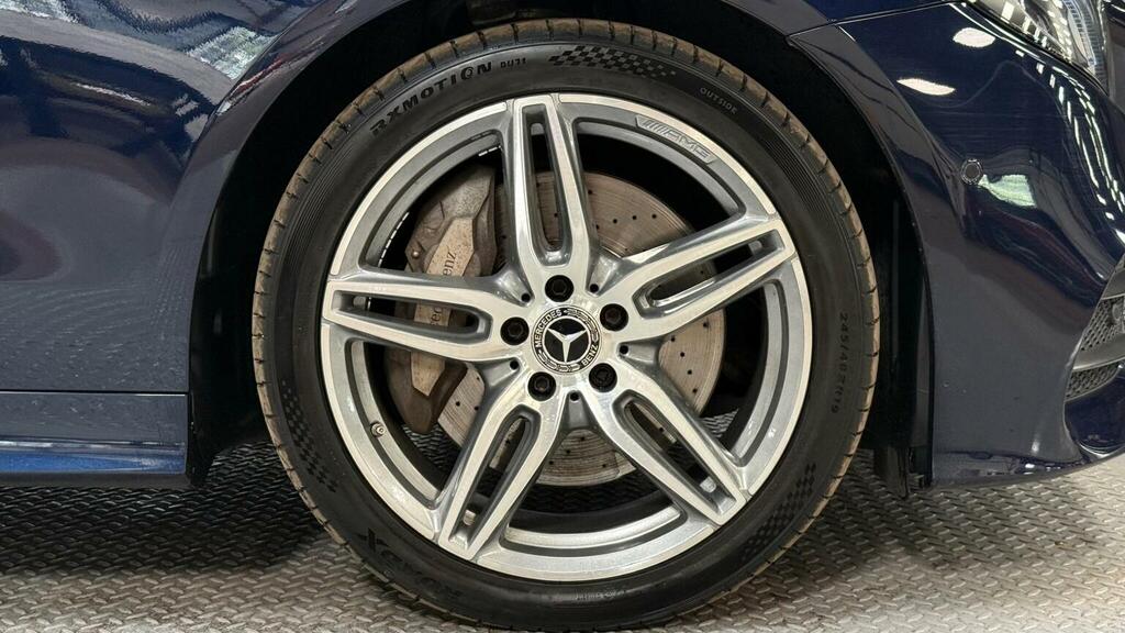 Mercedes-Benz E Class Black #61