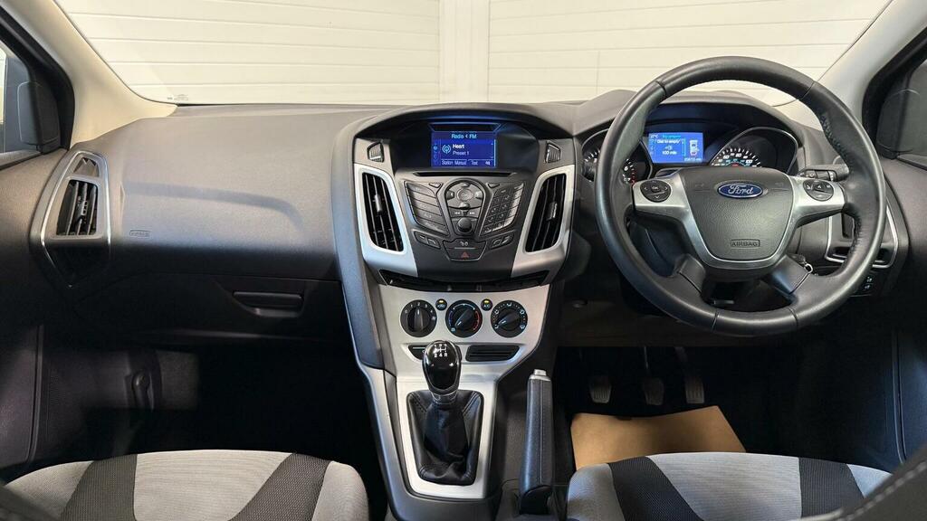 Ford Focus 1.6 Zetec Navigator Euro 5 White #2