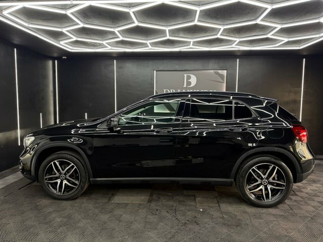 Mercedes-Benz GLA Class 2019 1.6 Gla180 Urban Edition Suv 7G-dc Black #6