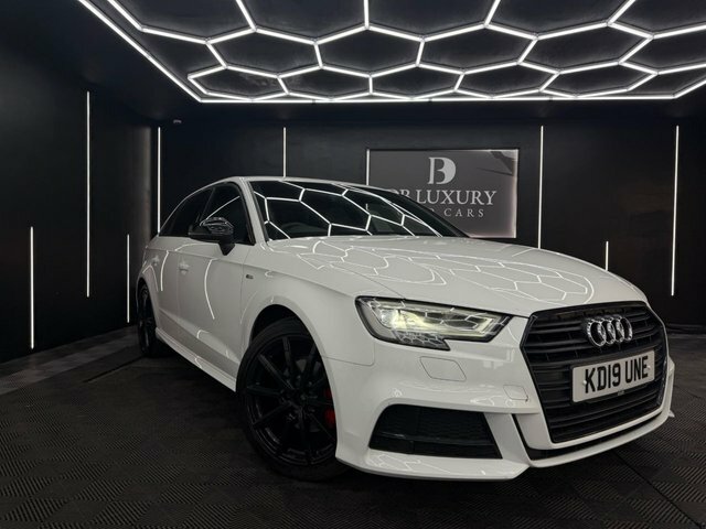 Audi A3 2019 1.6 Tdi 30 Black Edition Sportback White