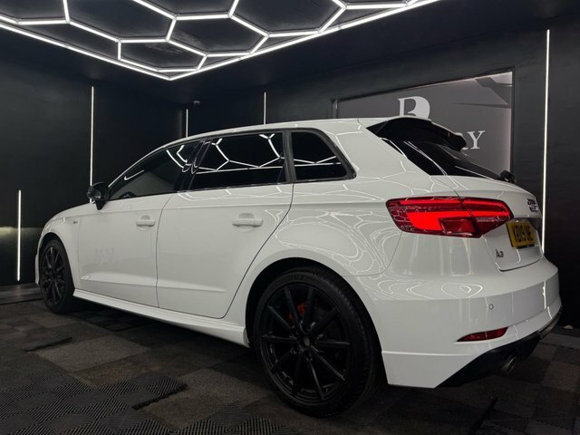 Audi A3 2019 1.6 Tdi 30 Black Edition Sportback KD19UNE White #4