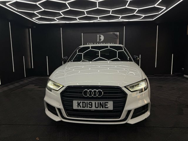 Audi A3 2019 1.6 Tdi 30 Black Edition Sportback KD19UNE White #2