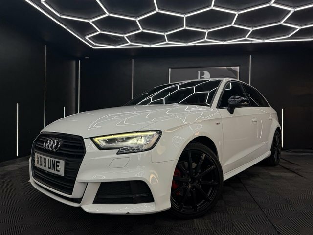 Audi A3 2019 1.6 Tdi 30 Black Edition Sportback KD19UNE White #3