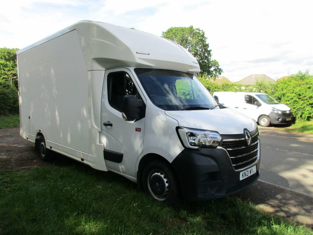 Renault Master Mpv White