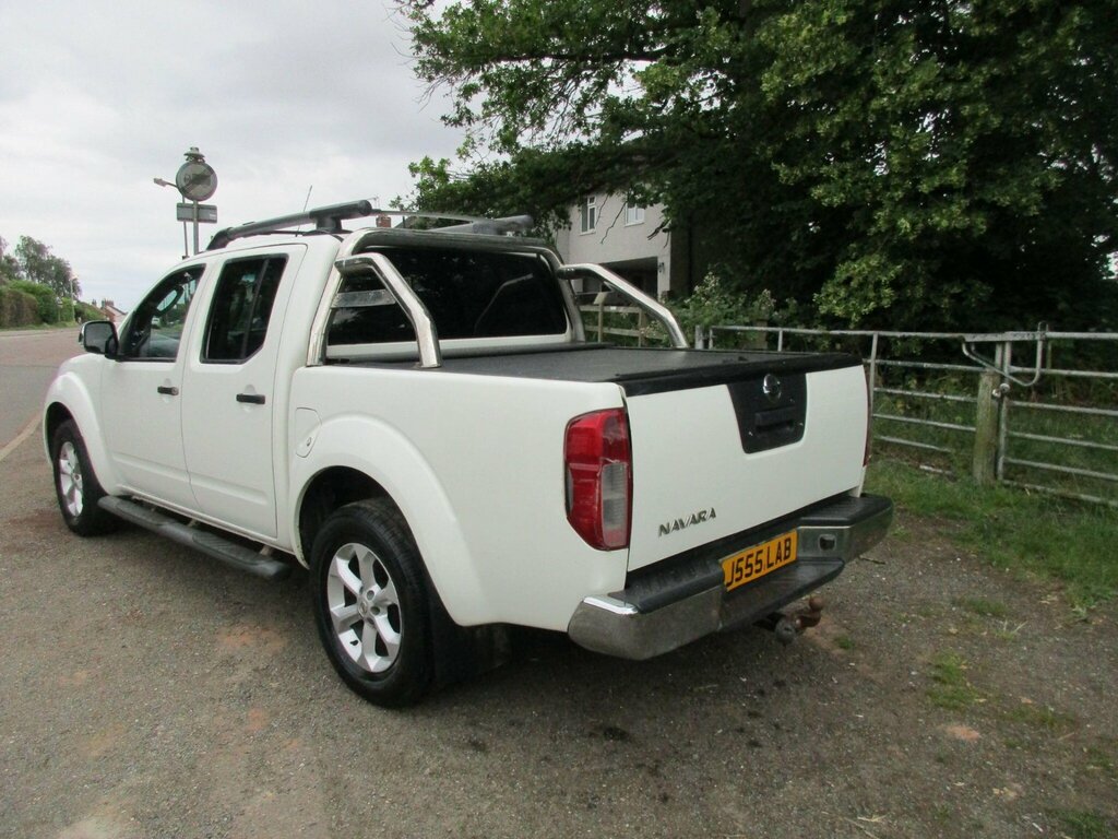 Nissan Navara 2.5 Dci Tekna 4Wd Euro 4 White #4