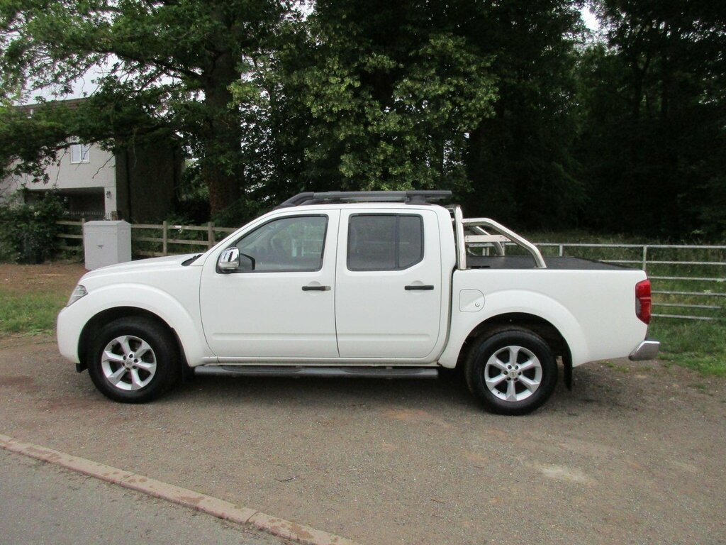 Nissan Navara 2.5 Dci Tekna 4Wd Euro 4 White #3