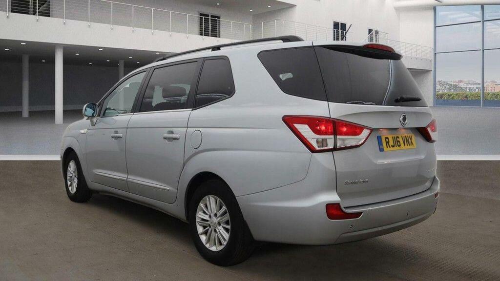 SsangYong Turismo 2.0 E-xdi Es T-tronic 7 Seats  #3