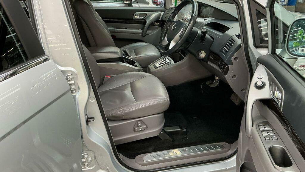 SsangYong Turismo 2.2D Elx T-tronic 4Wd Selectable Euro 6 Silver #2