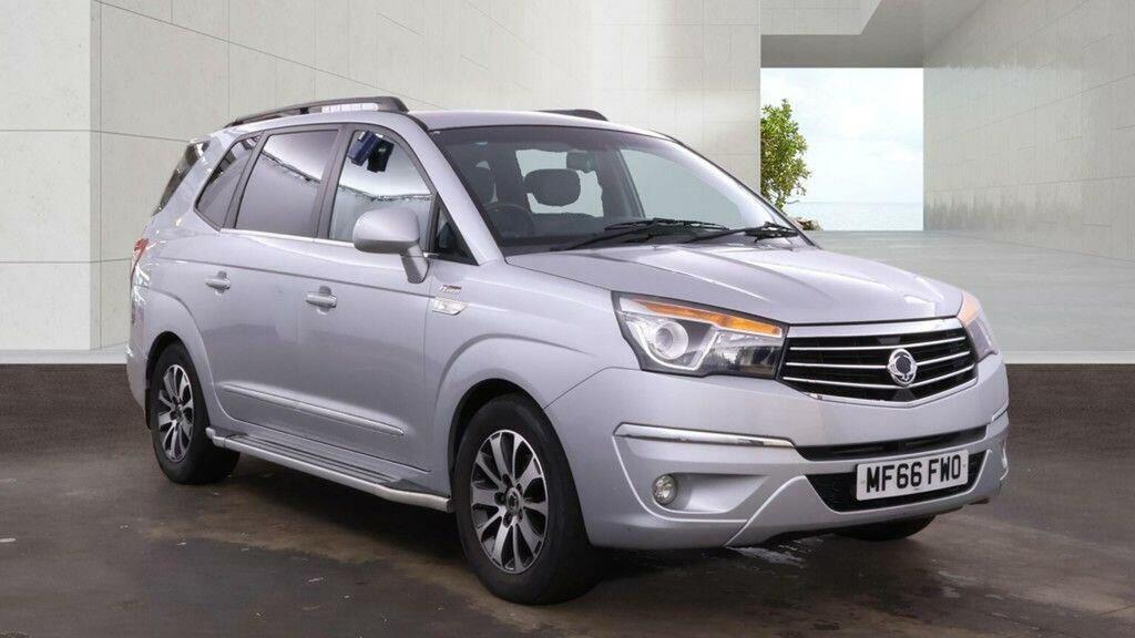 SsangYong Turismo 2.2D Elx T-tronic 4Wd Selectable Euro 6 Silver