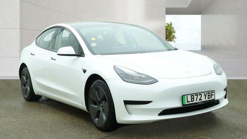 Tesla Model 3 Saloon LB72YBF White #2