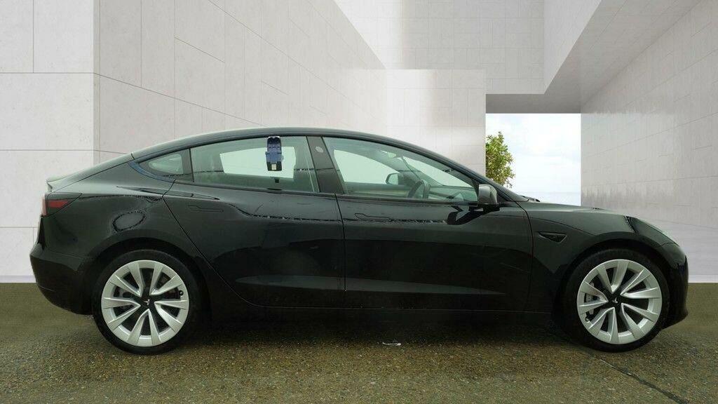 Tesla Model 3 Saloon Black #6