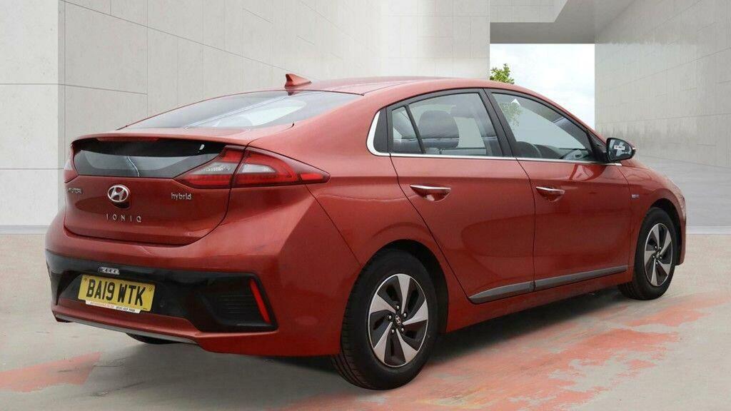 Hyundai Ioniq 1.6 H-gdi Premium Dct Euro 6 Ss Red #4