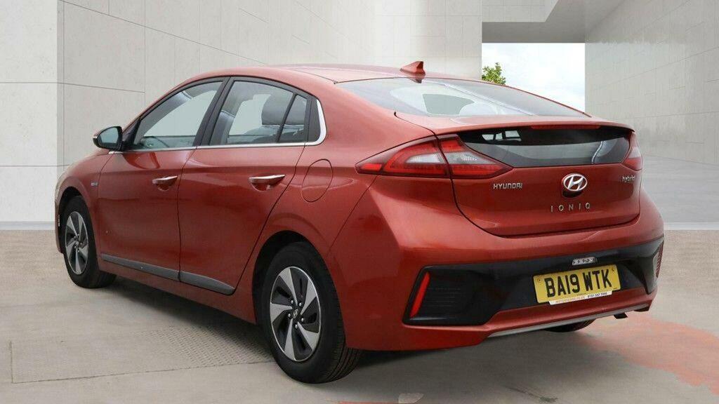 Hyundai Ioniq 1.6 H-gdi Premium Dct Euro 6 Ss Red #3