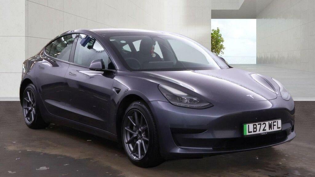 Tesla Model 3 Saloon Grey