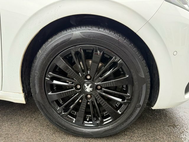 Peugeot 208 1.2 Puretech Tech Edition Hatchback Man White #6