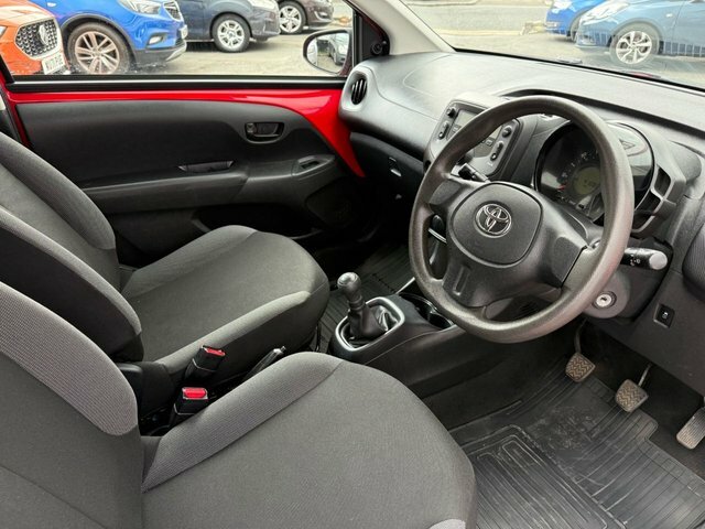 Toyota Aygo 1.0 Vvt-i X Hatchback Euro 5 Eur Red #6