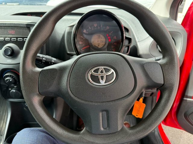 Toyota Aygo Vvt-i X-pression Red #8