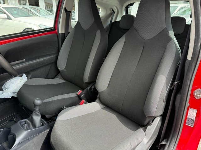 Toyota Aygo Vvt-i X-pression Red #21