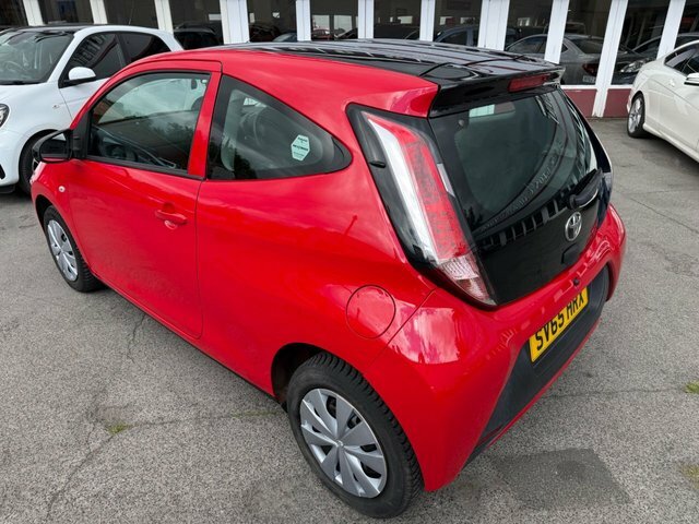 Toyota Aygo Vvt-i X-pression Red #17